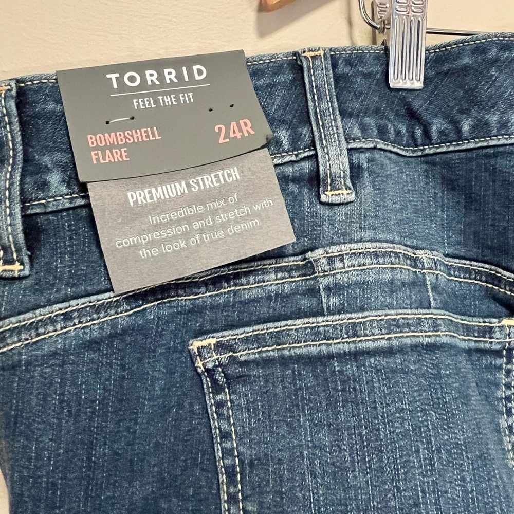 Torrid Bombshell Flare High-Rise Elastic Waist Soft Denim Jeans 24R - Picture 8 of 12